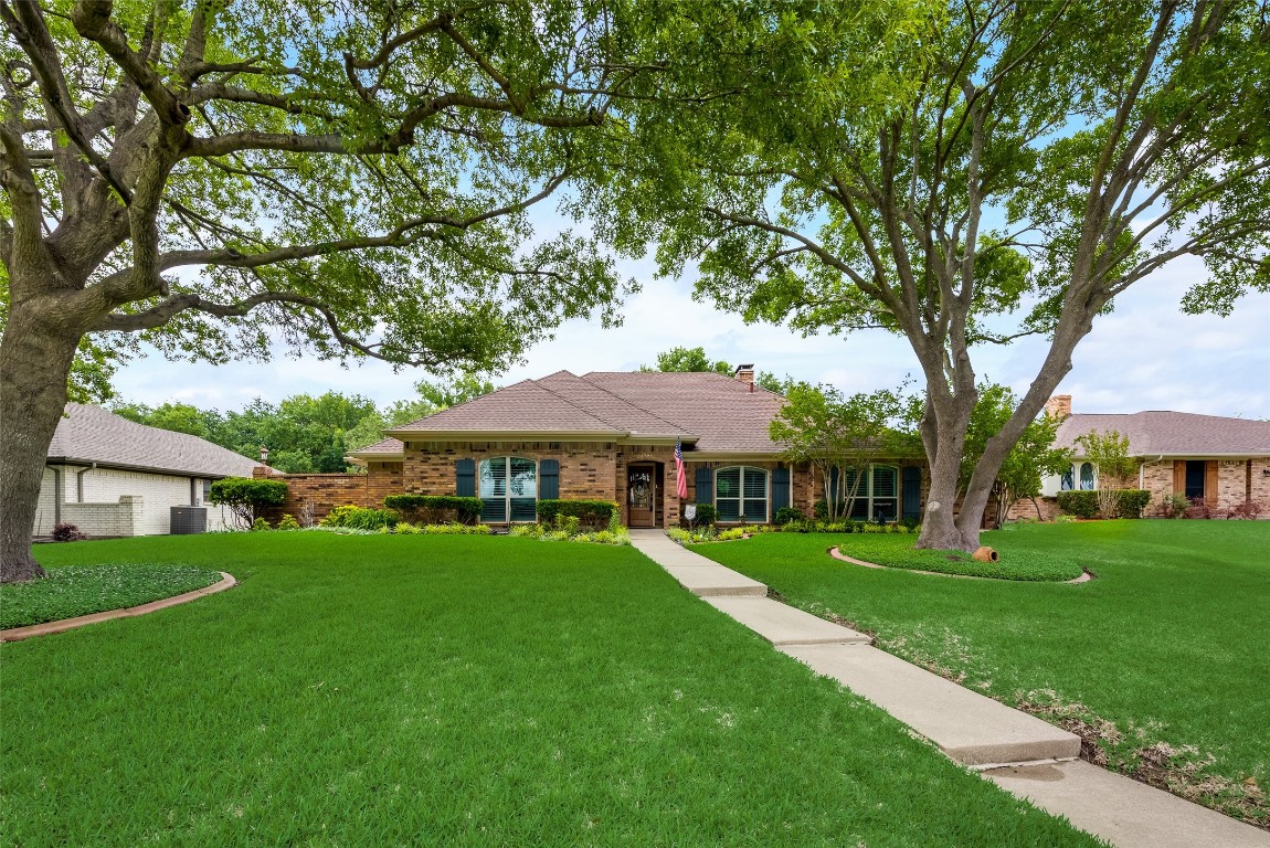 1318 Carriage Lane Garland TX 75043