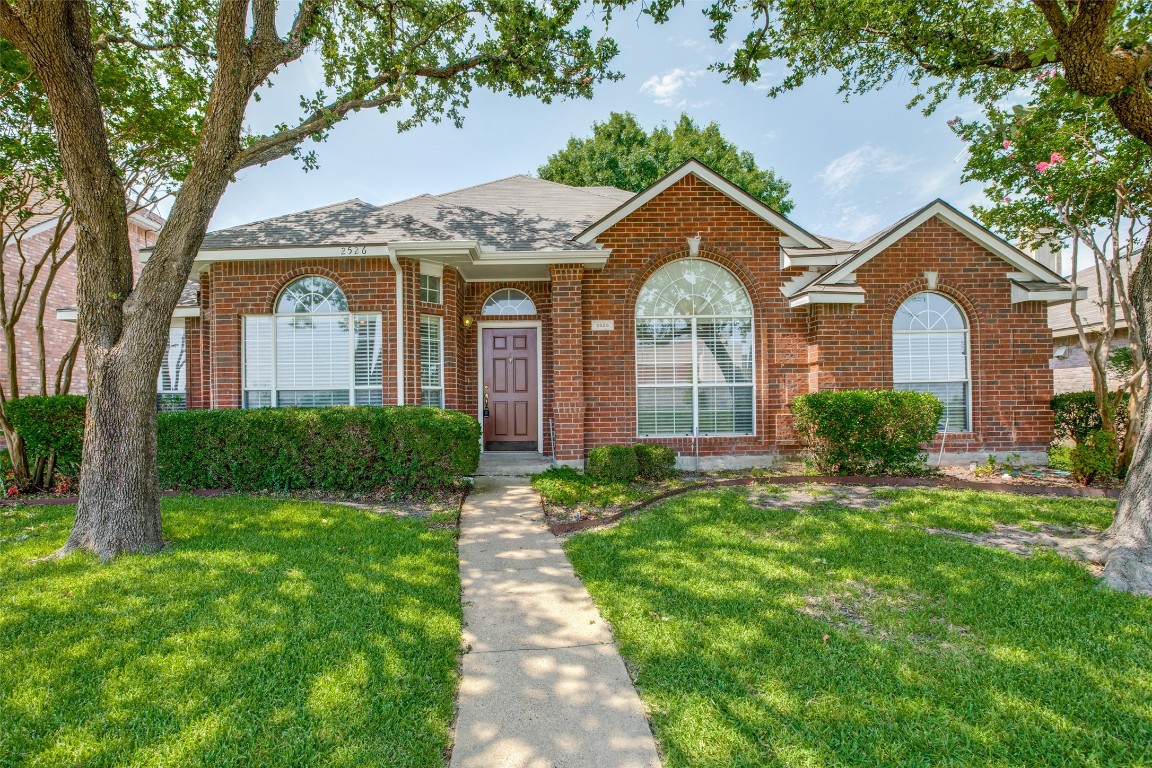2526 Crosslands Drive Garland TX 75040
