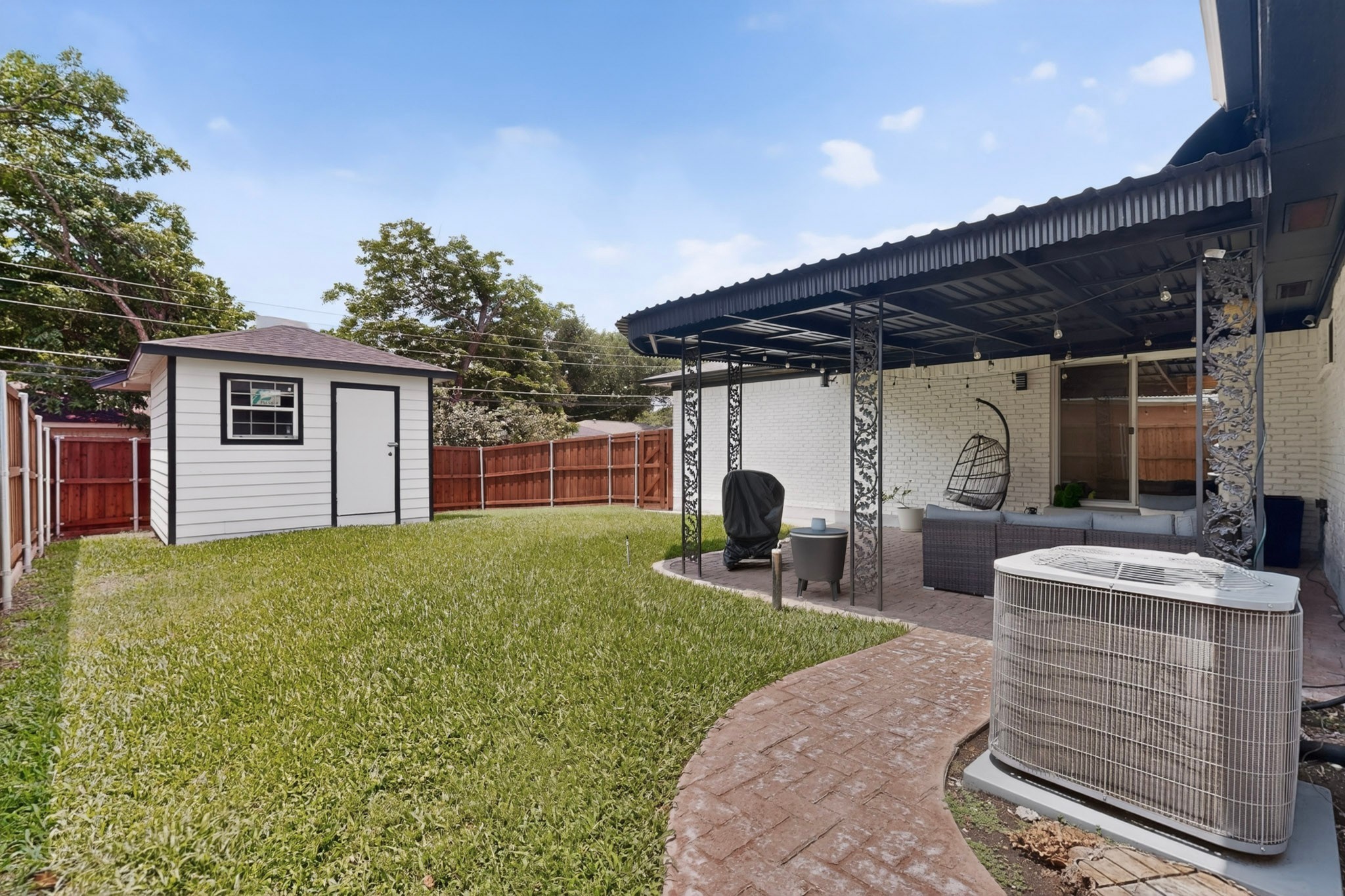5822 Enchanted Lane Dallas TX 75227