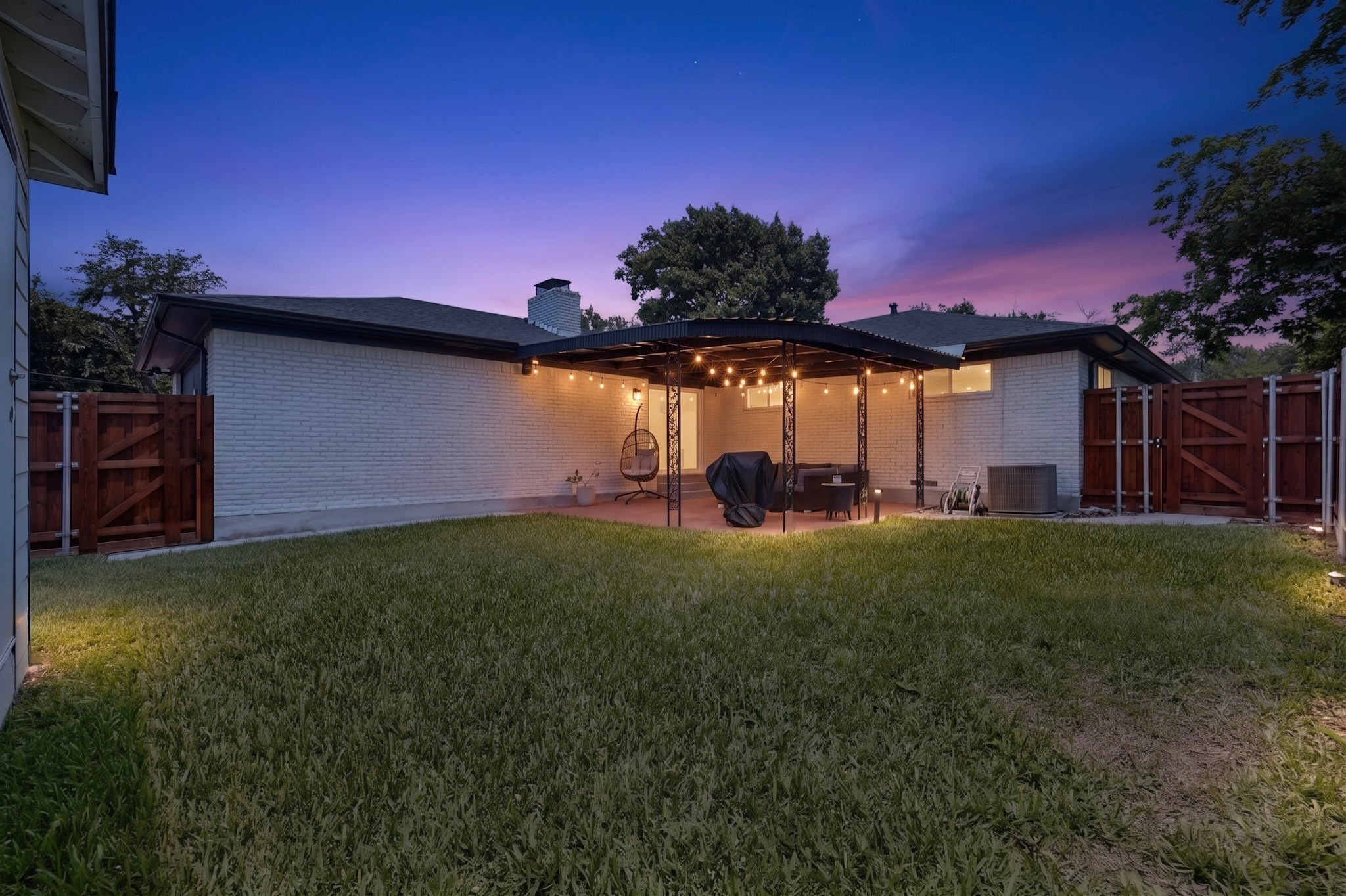 5822 Enchanted Lane Dallas TX 75227