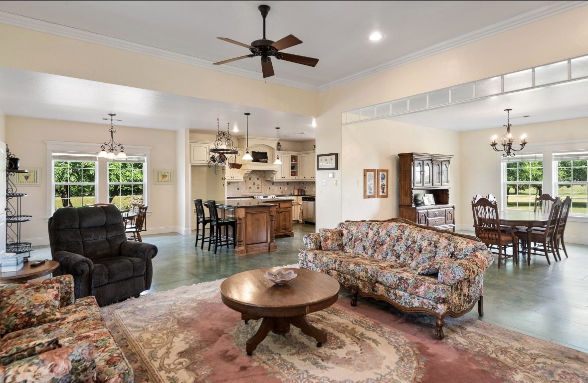1211 W Fm 922 Valley View TX 76272