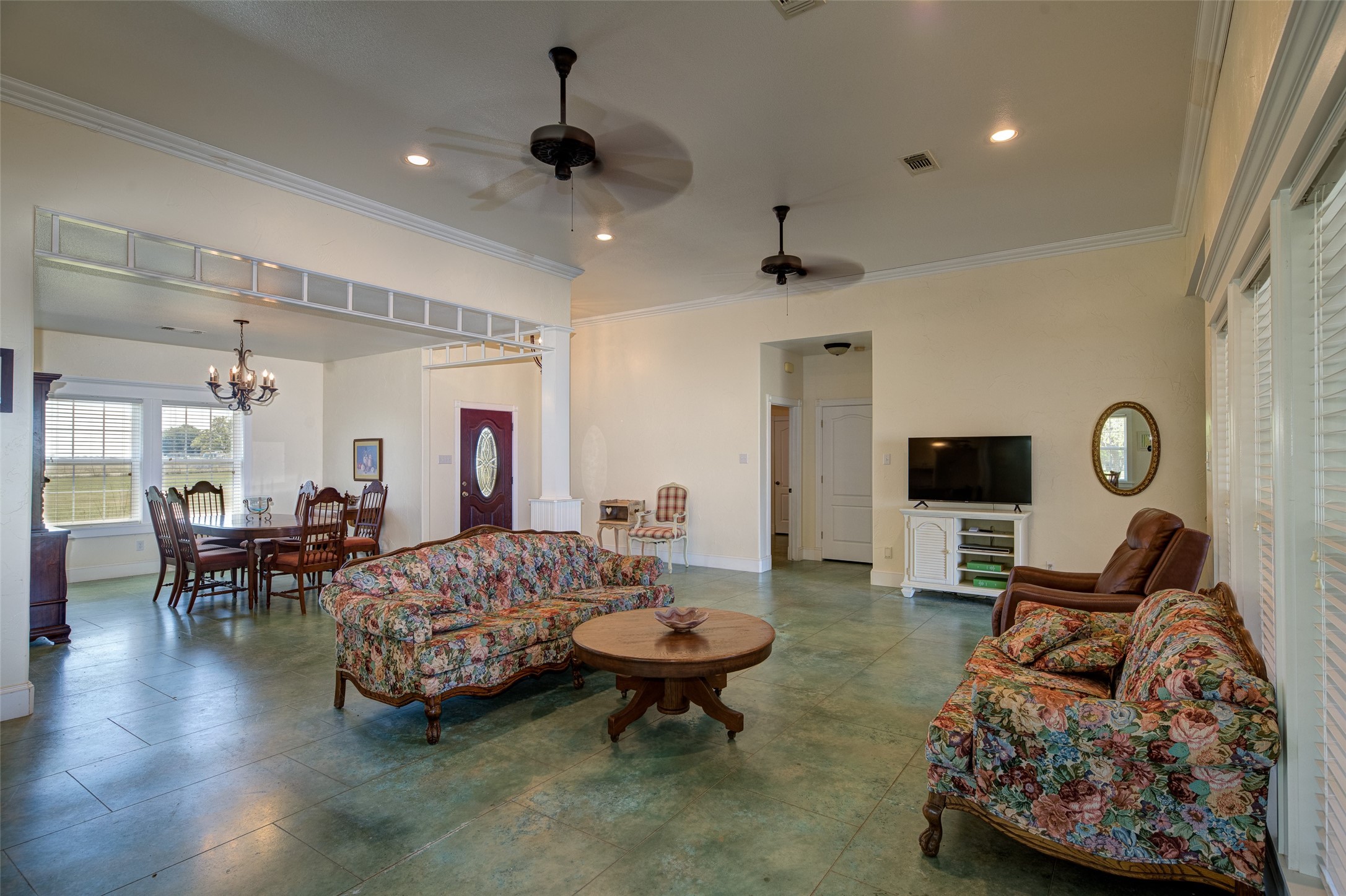 1211 W Fm 922 Valley View TX 76272