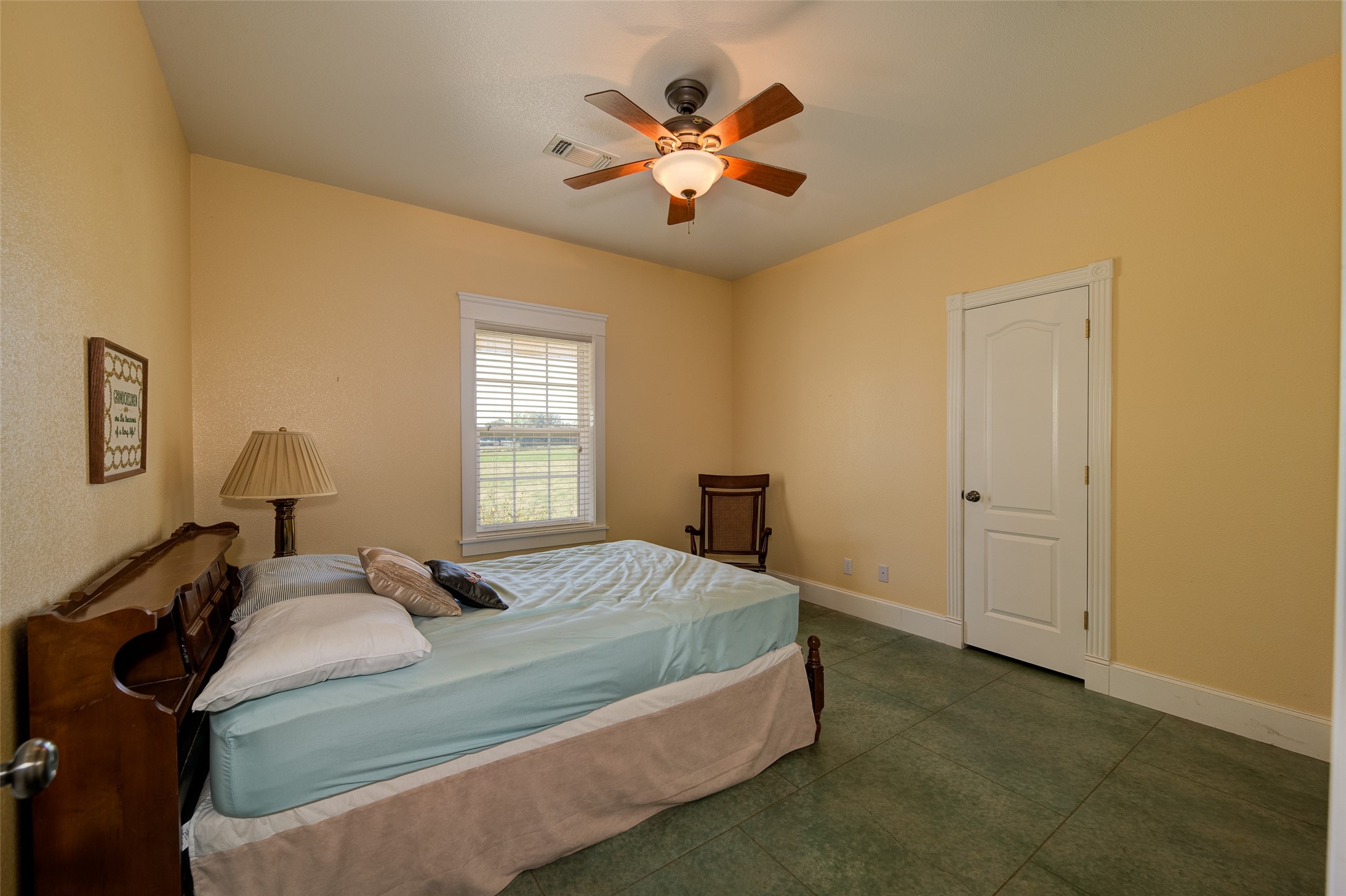 1211 W Fm 922 Valley View TX 76272