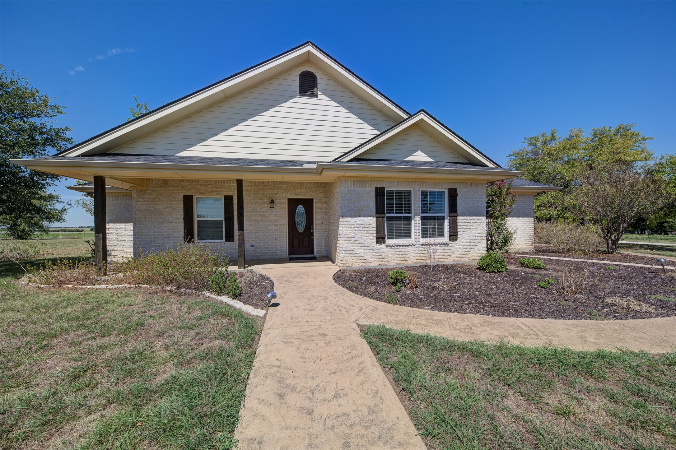 1211 W Fm 922 Valley View TX 76272