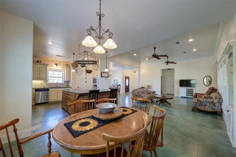 1211 W Fm 922 Valley View TX 76272