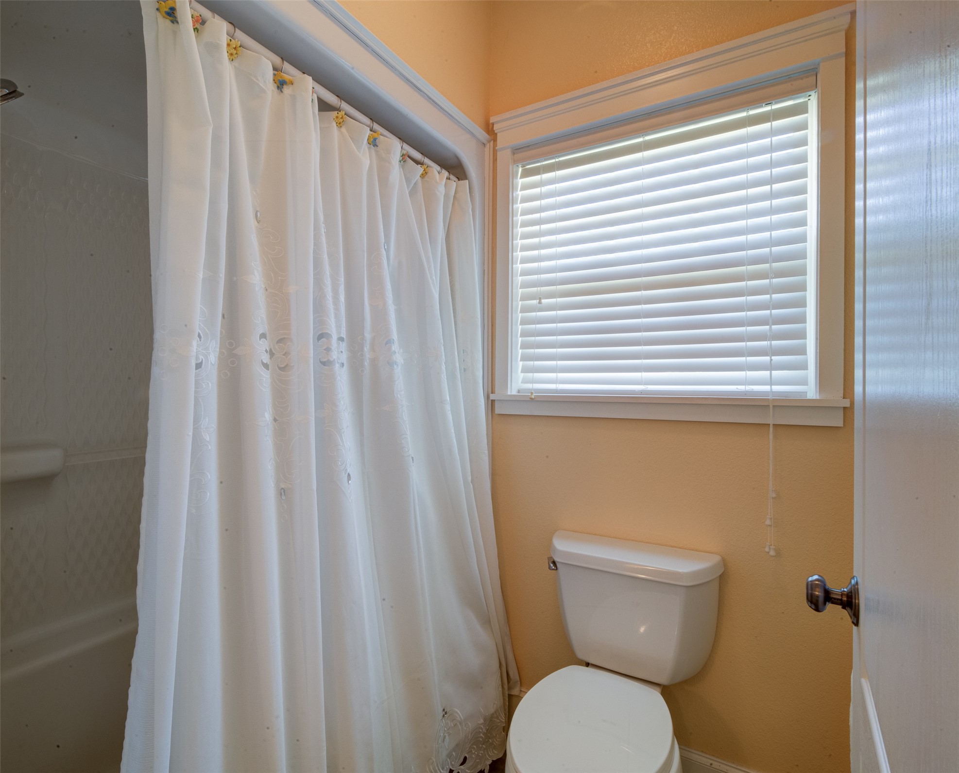 1211 W Fm 922 Valley View TX 76272