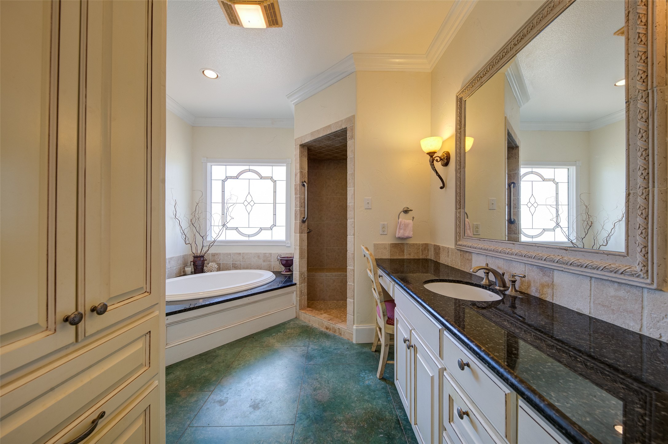 1211 W Fm 922 Valley View TX 76272