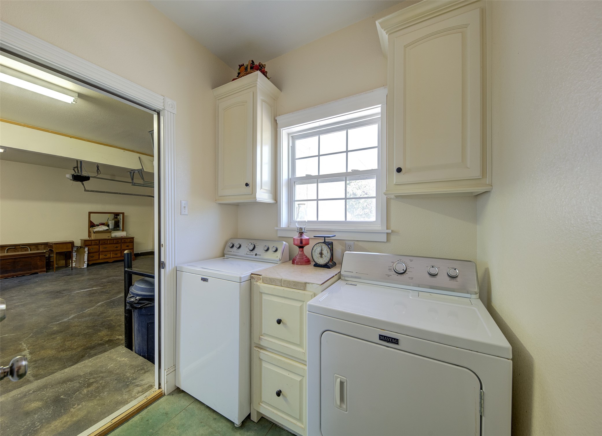 1211 W Fm 922 Valley View TX 76272