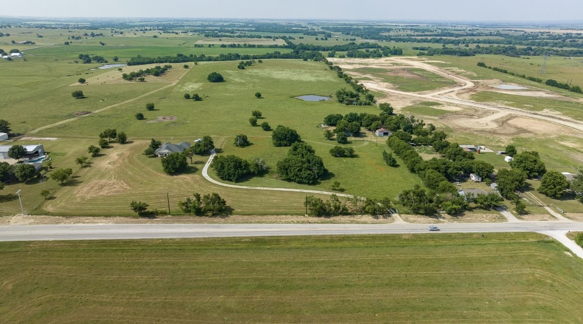 1211 W Fm 922 Valley View TX 76272