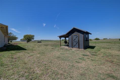 1211 W Fm 922 Valley View TX 76272