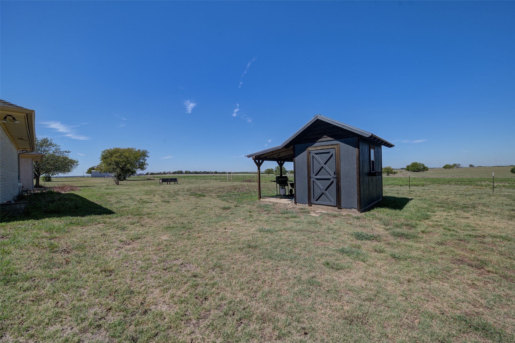 1211 W Fm 922 Valley View TX 76272