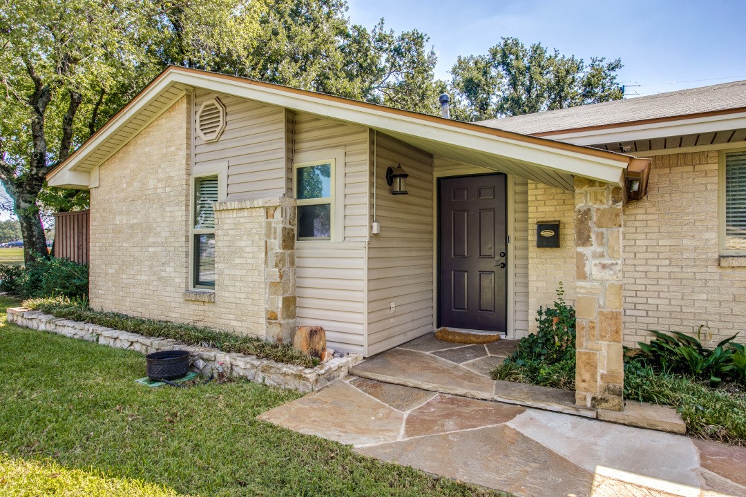 1200 Cherokee Street Arlington TX 76012