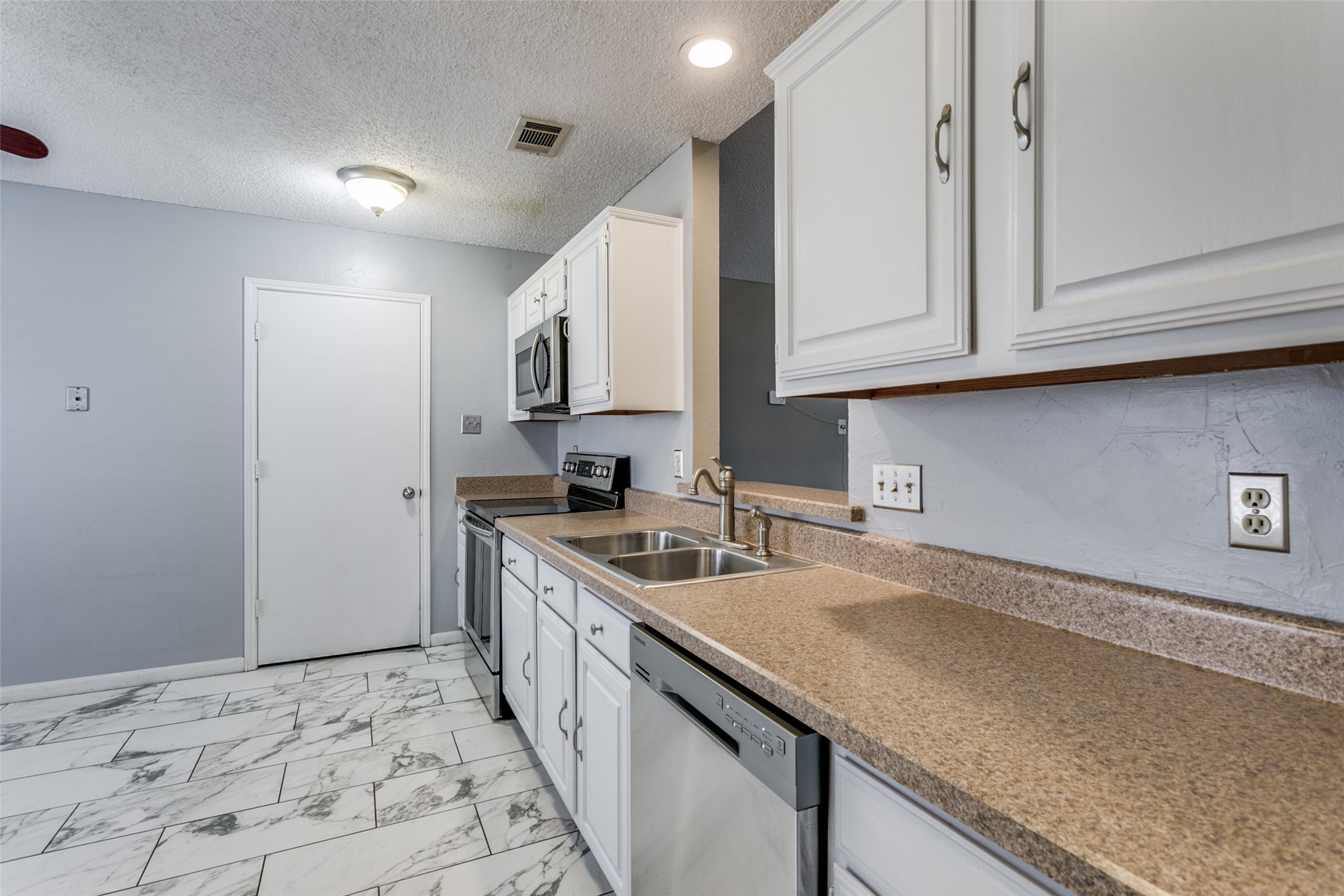 3209 Vintage Way Bedford TX 76021