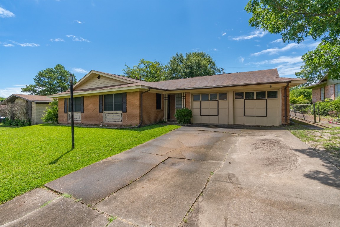 5217 Hilltop Drive Greenville TX 75402