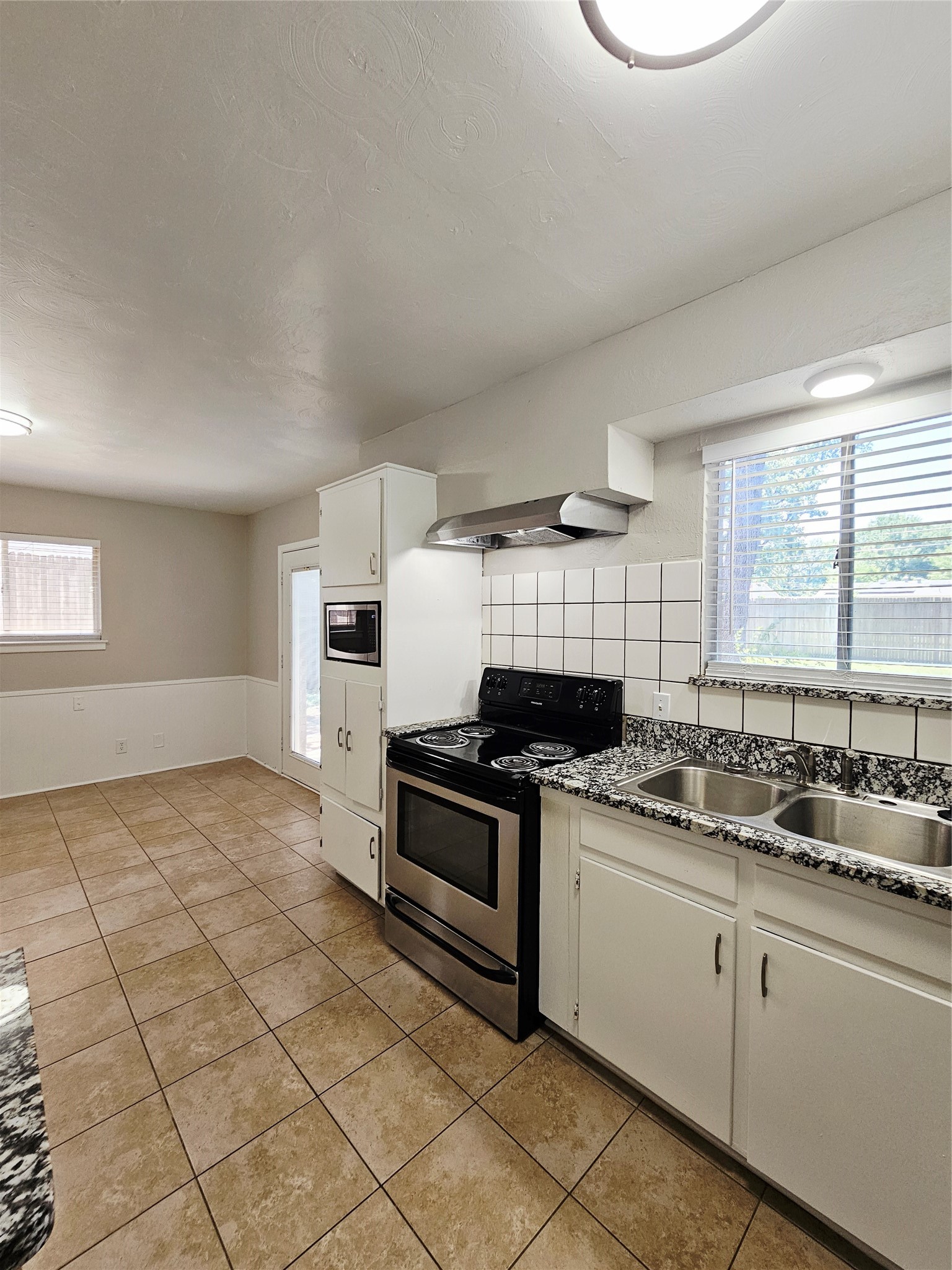 745 W Cedar Street Hurst TX 76053