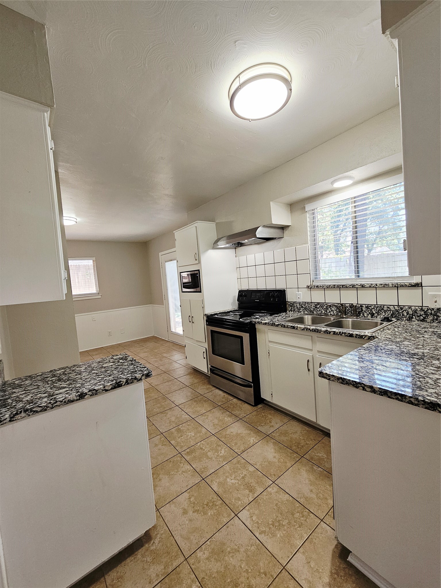 745 W Cedar Street Hurst TX 76053