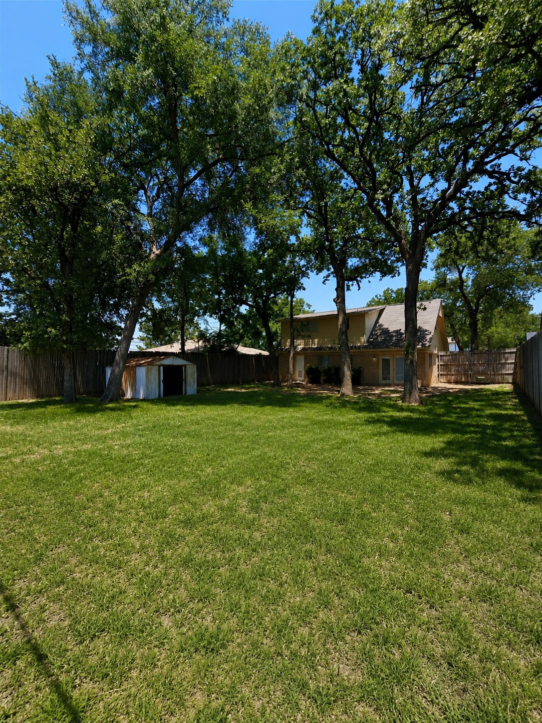 745 W Cedar Street Hurst TX 76053