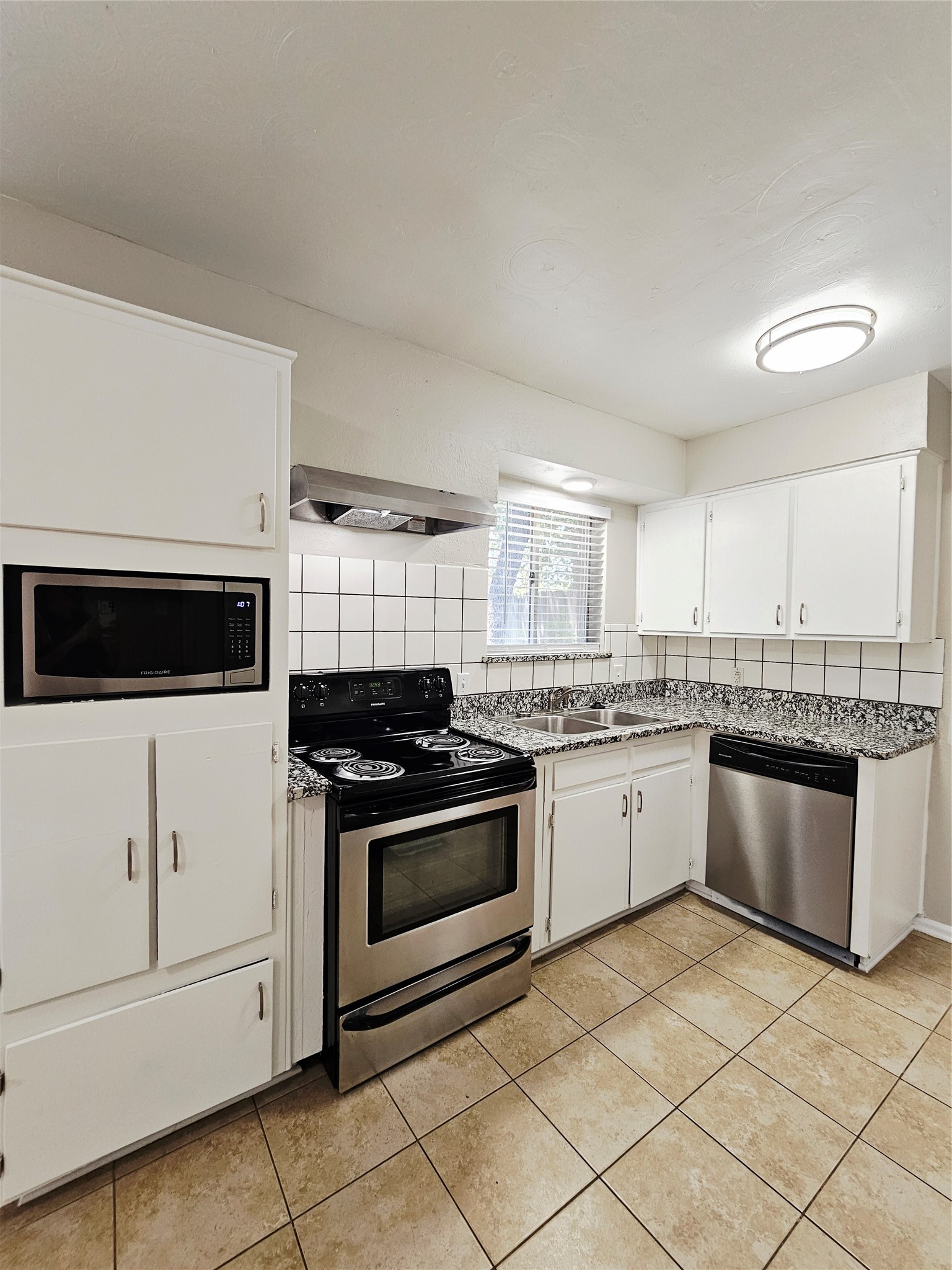 745 W Cedar Street Hurst TX 76053