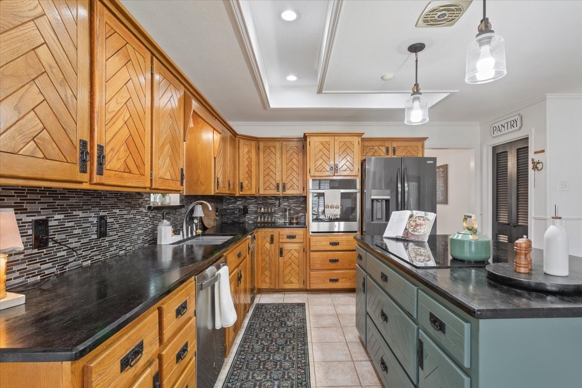 9519 Oak Springs Drive Woodway TX 76712