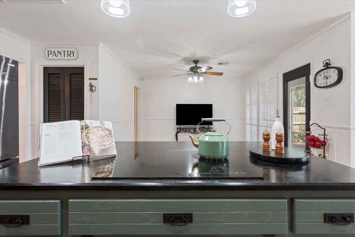 9519 Oak Springs Drive Woodway TX 76712