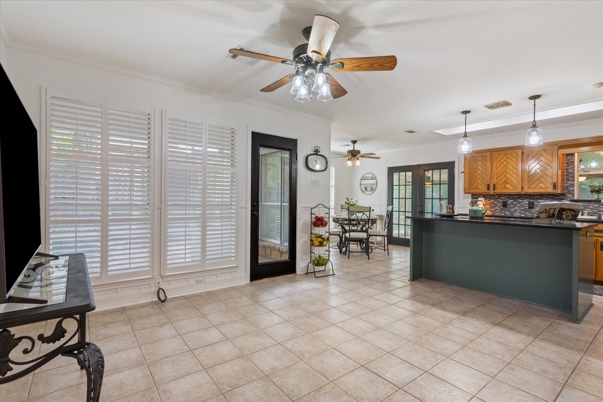 9519 Oak Springs Drive Woodway TX 76712