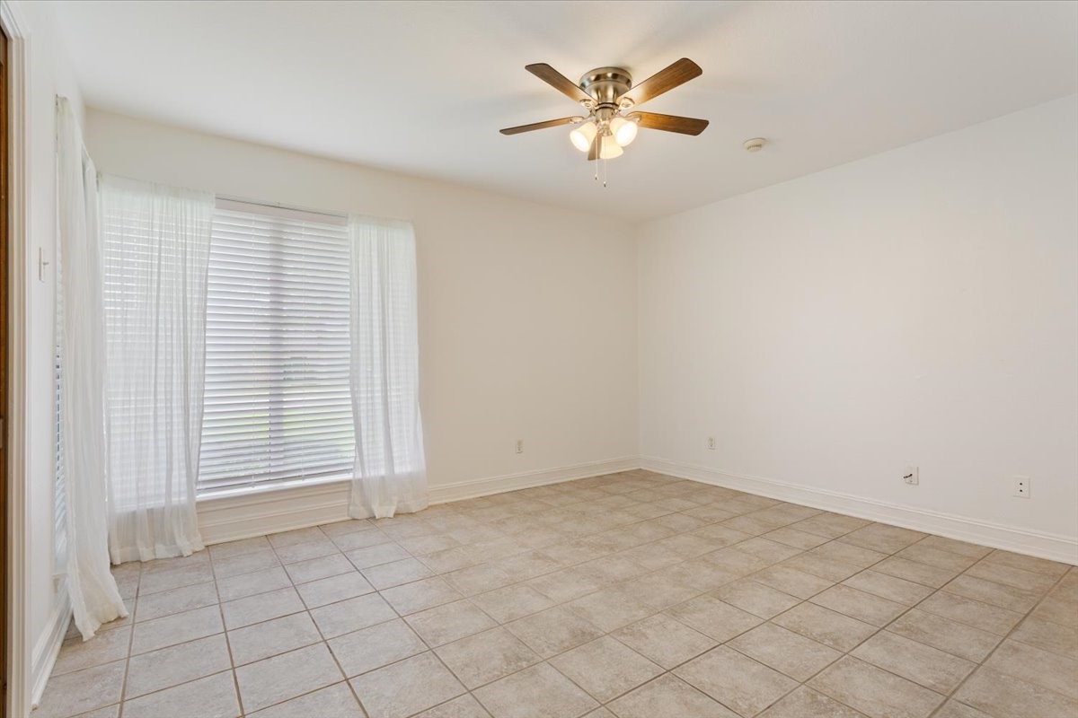 9519 Oak Springs Drive Woodway TX 76712