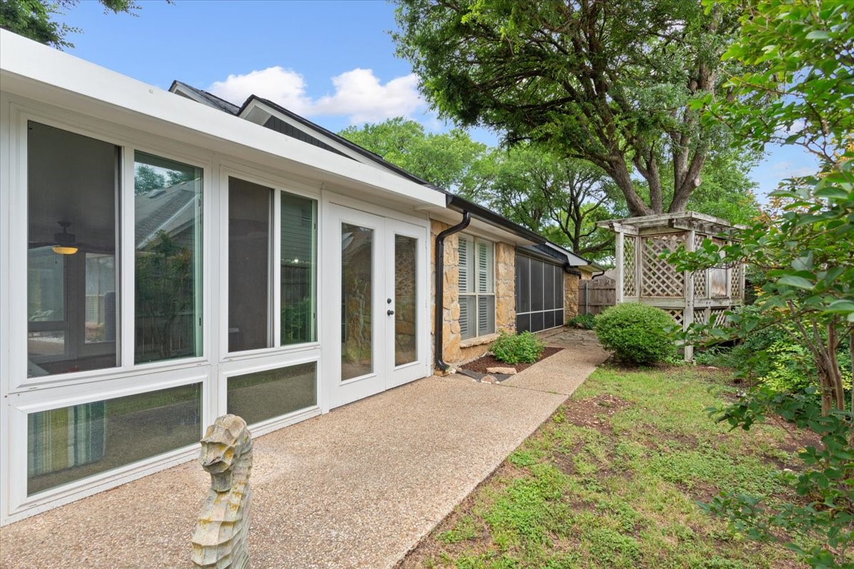 9519 Oak Springs Drive Woodway TX 76712