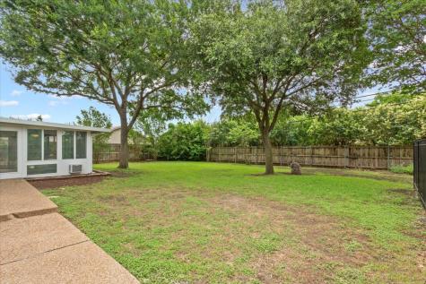 9519 Oak Springs Drive Woodway TX 76712