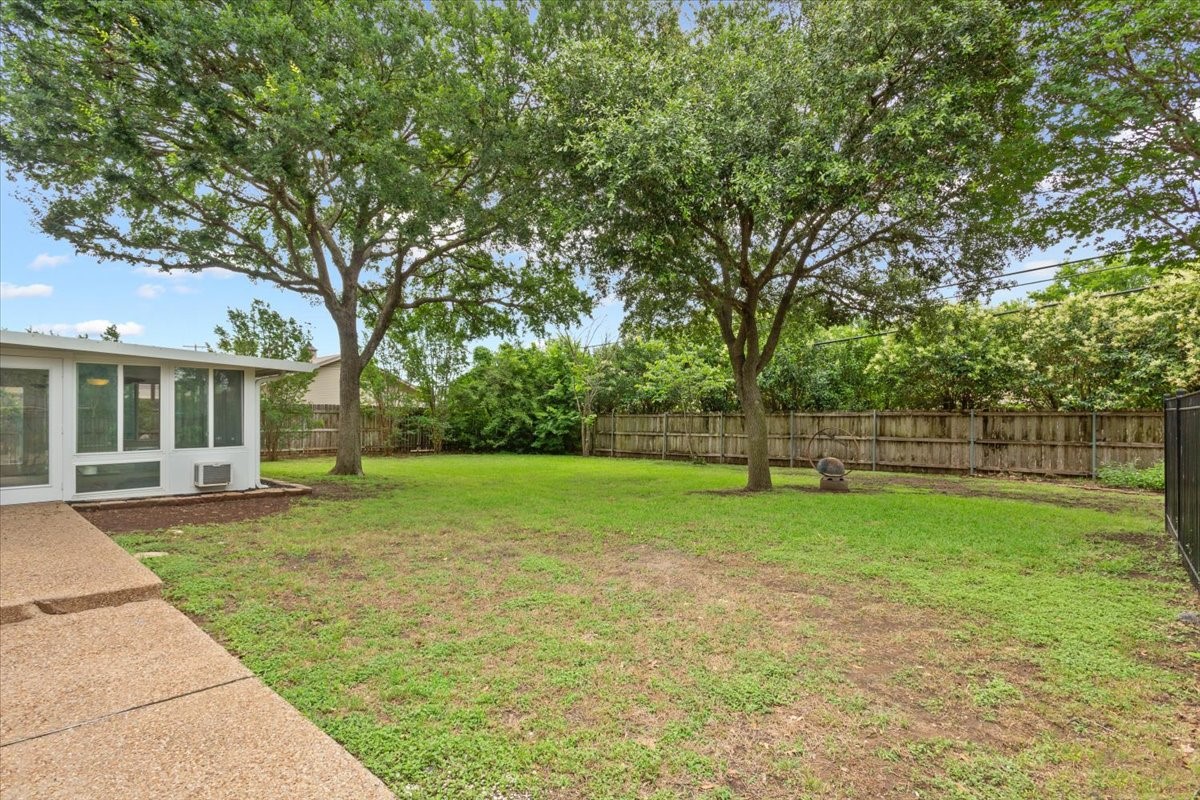 9519 Oak Springs Drive Woodway TX 76712