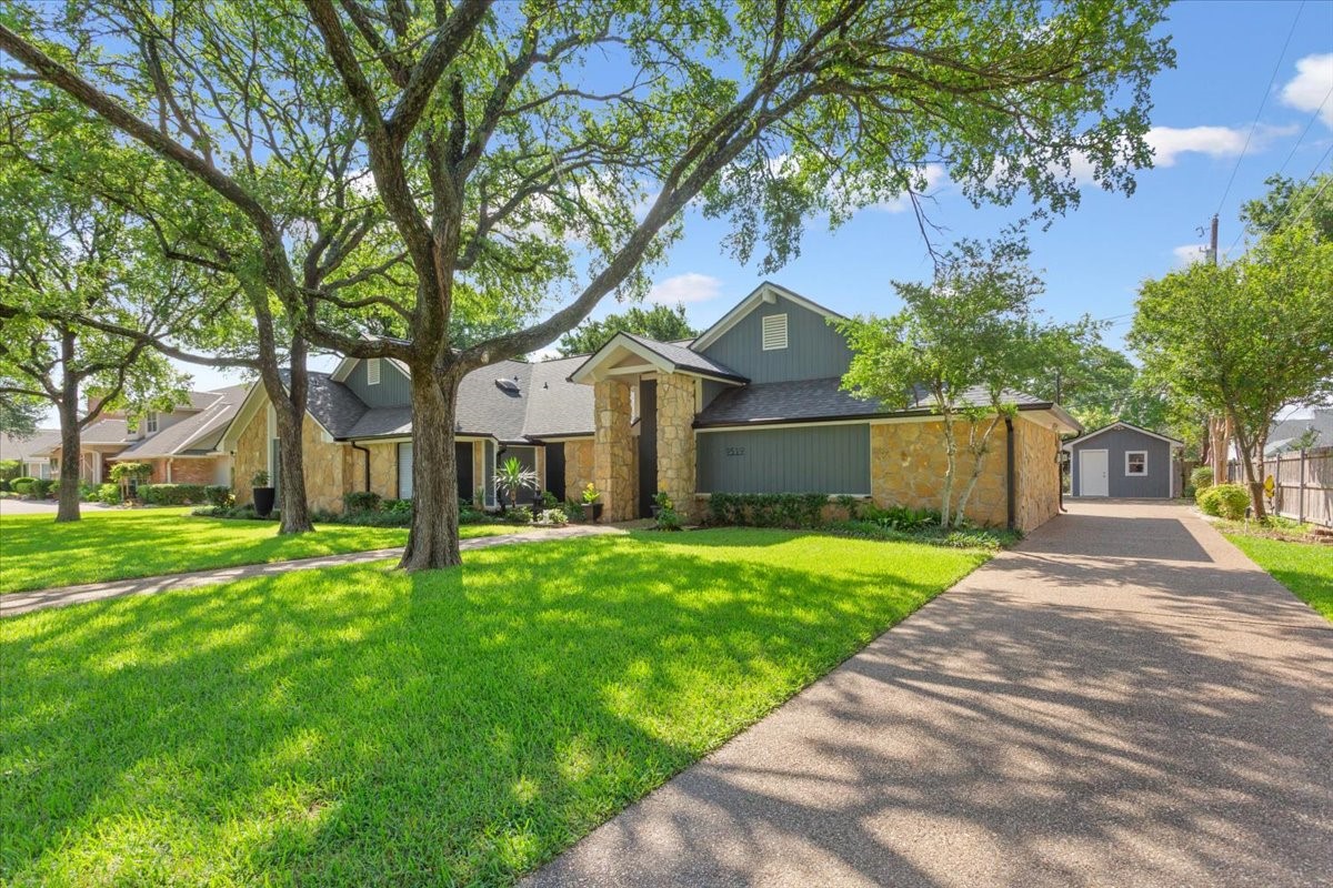 9519 Oak Springs Drive Woodway TX 76712