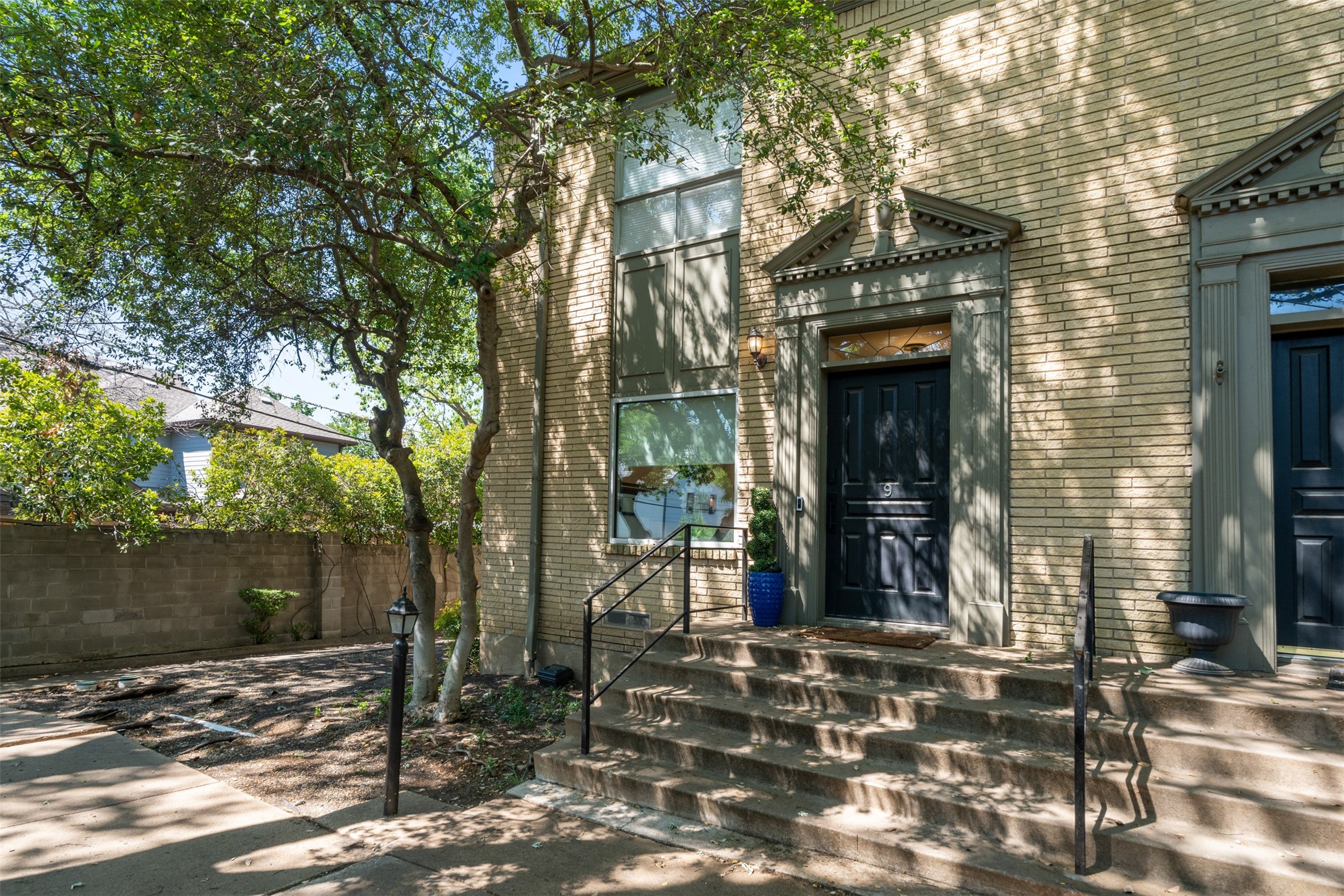 7404 W Northwest Highway Dallas TX 75225