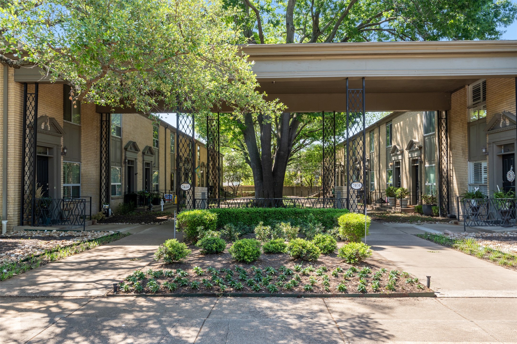 7404 W Northwest Highway Dallas TX 75225