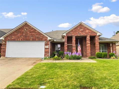2404 Honey Drive Arlington TX 76001