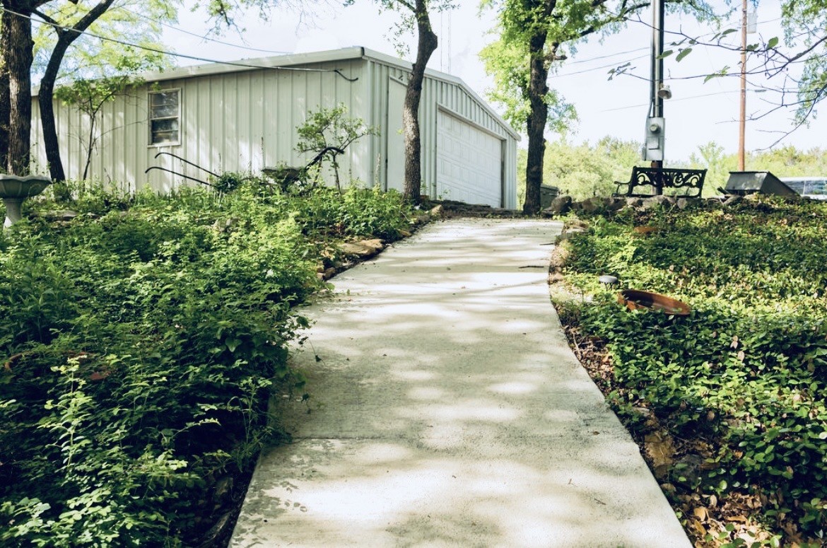 726 County Road 463 Eastland TX 76448