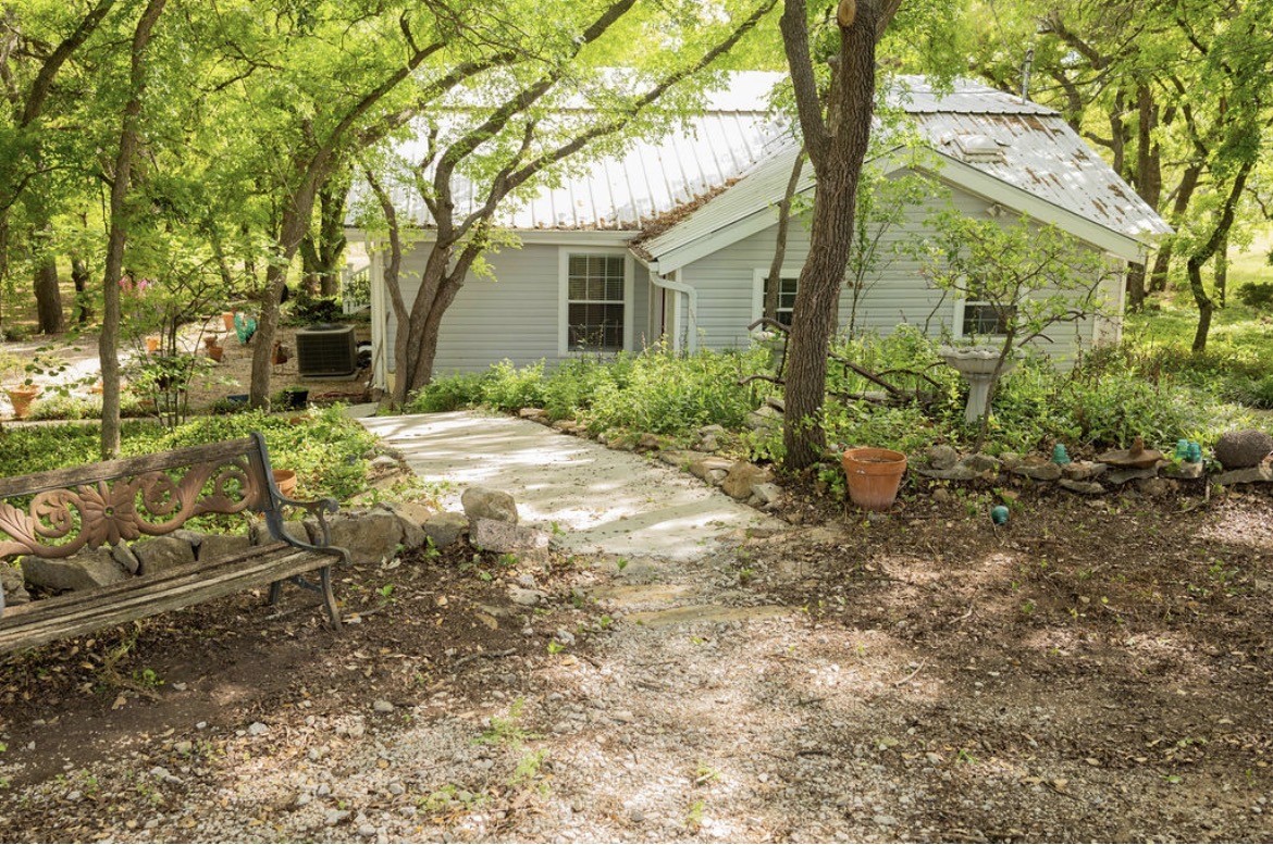 726 County Road 463 Eastland TX 76448