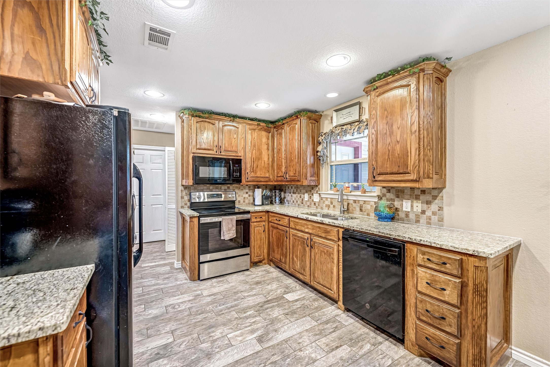 10537 Lone Star Road Weatherford TX 76088
