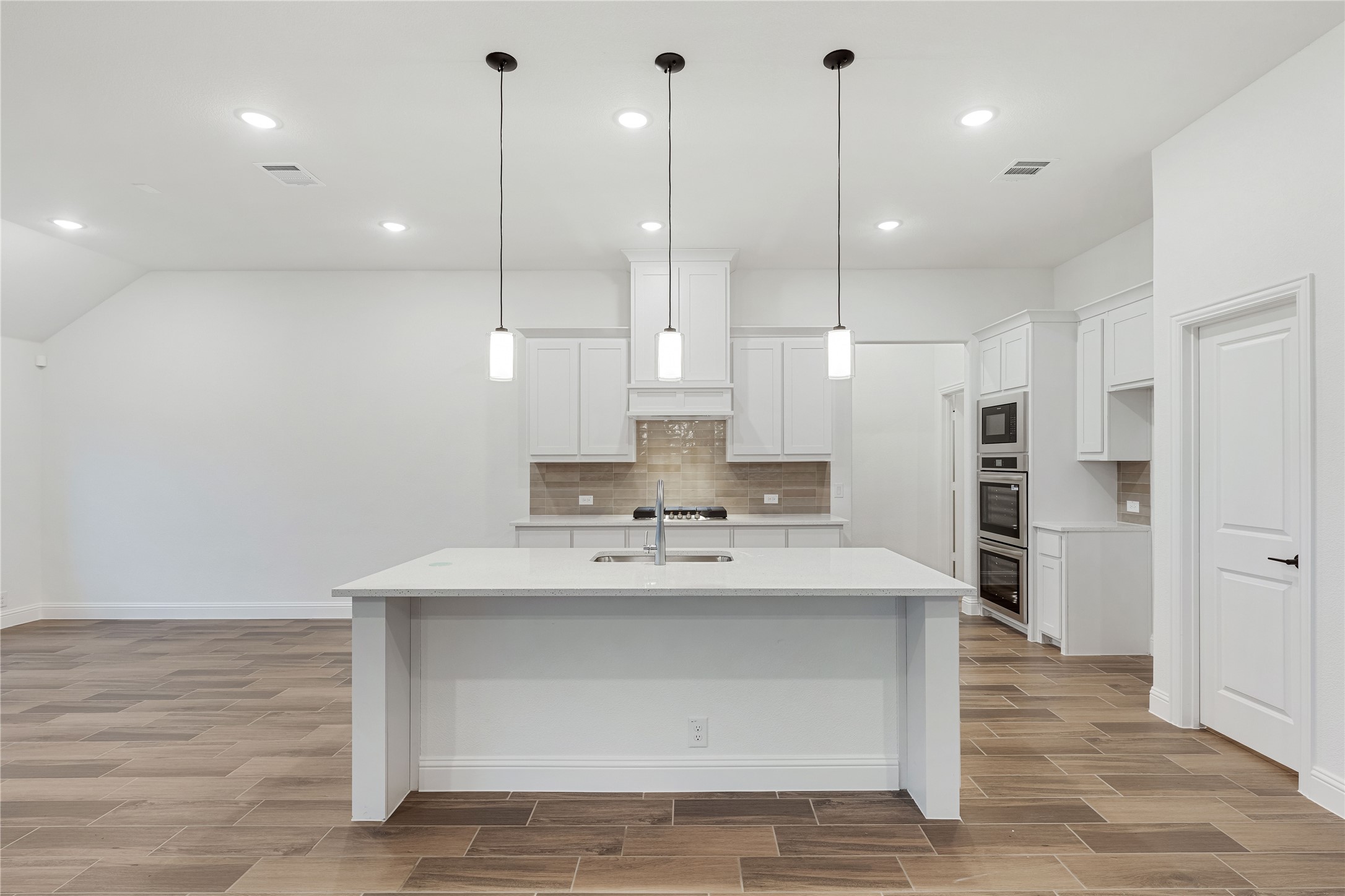 1240 Amberwood Lane Red Oak TX 75154