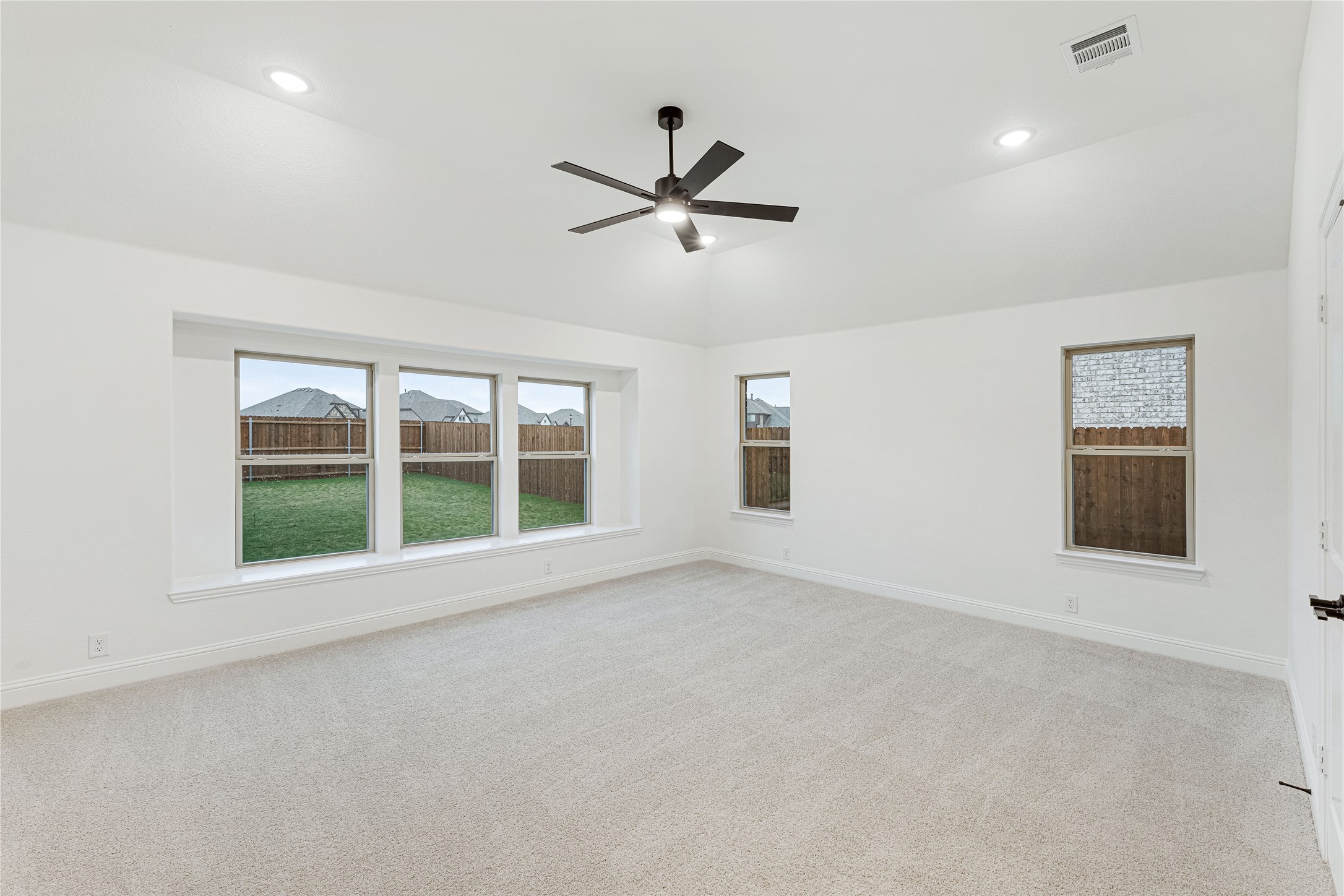 1240 Amberwood Lane Red Oak TX 75154