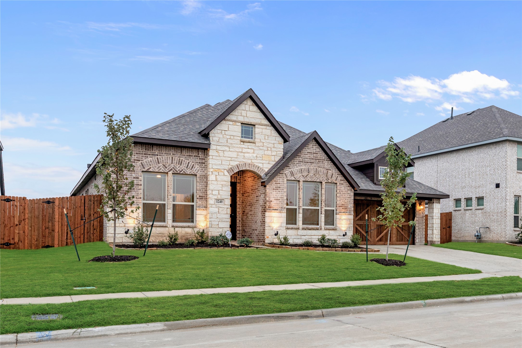 1240 Amberwood Lane Red Oak TX 75154