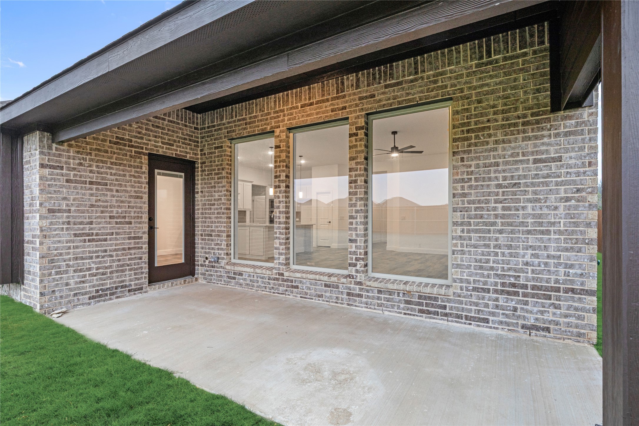1240 Amberwood Lane Red Oak TX 75154