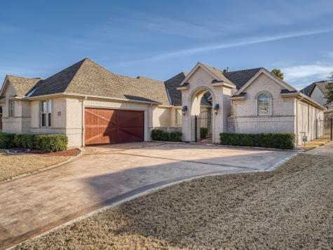 9021 Reata West Drive Benbrook TX 76126