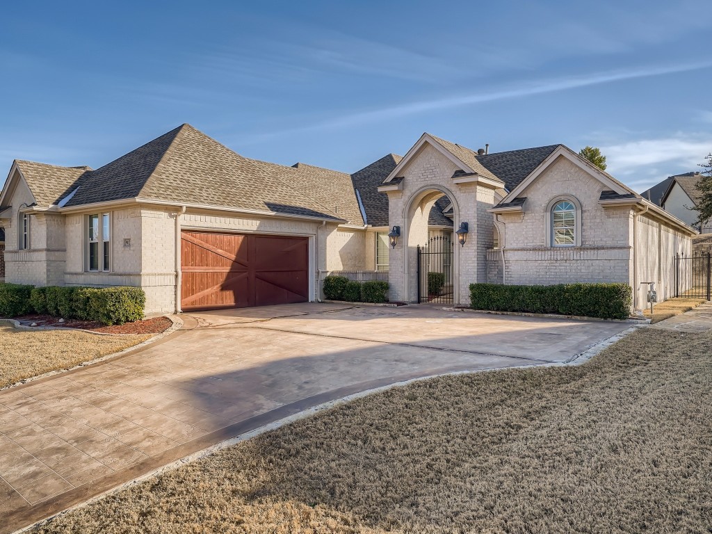 9021 Reata West Drive Benbrook TX 76126