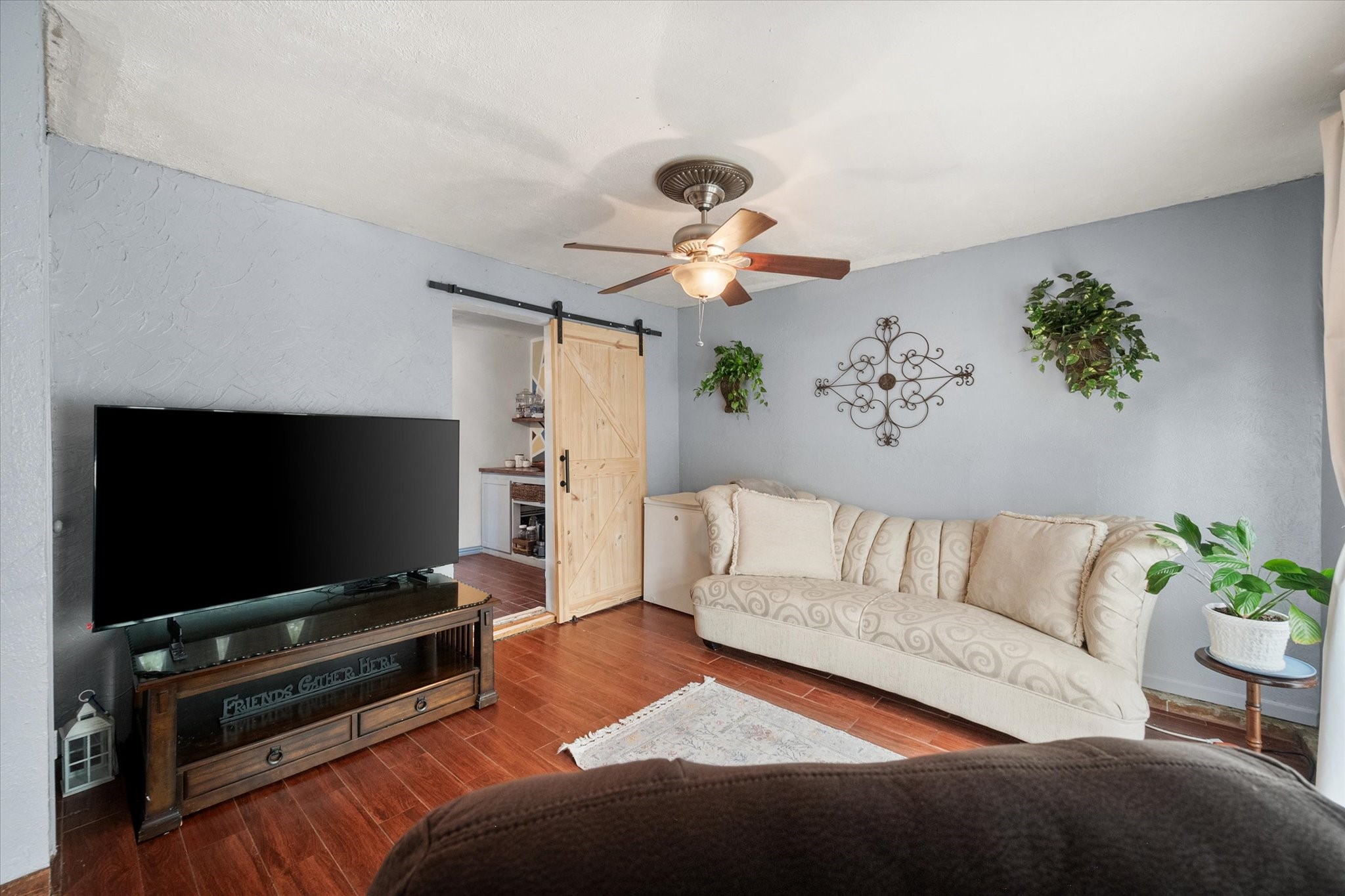 609 Columbine Lane Grand Prairie TX 75052