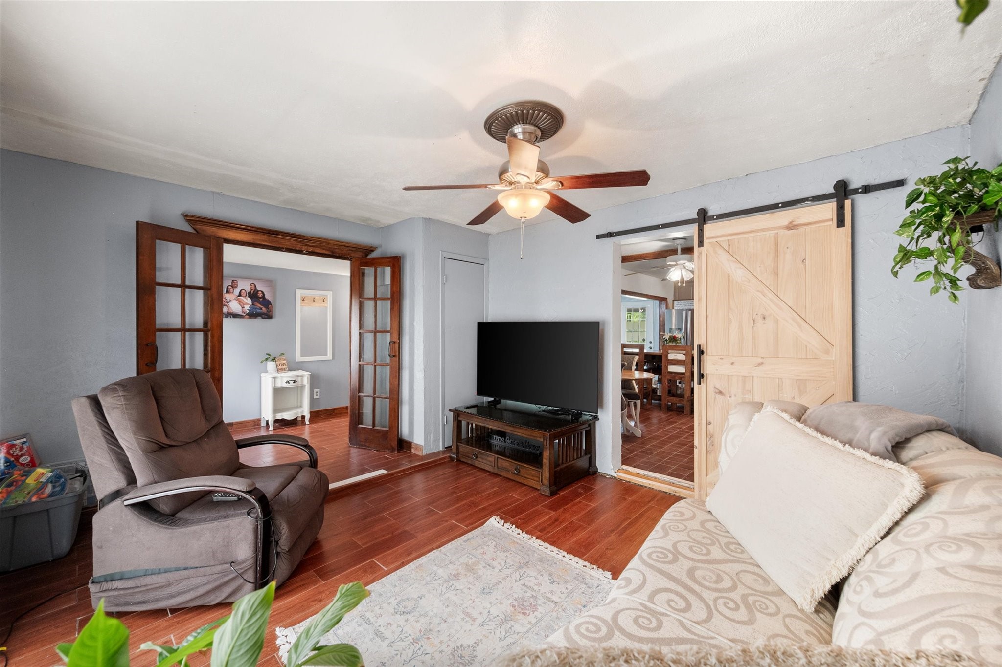 609 Columbine Lane Grand Prairie TX 75052