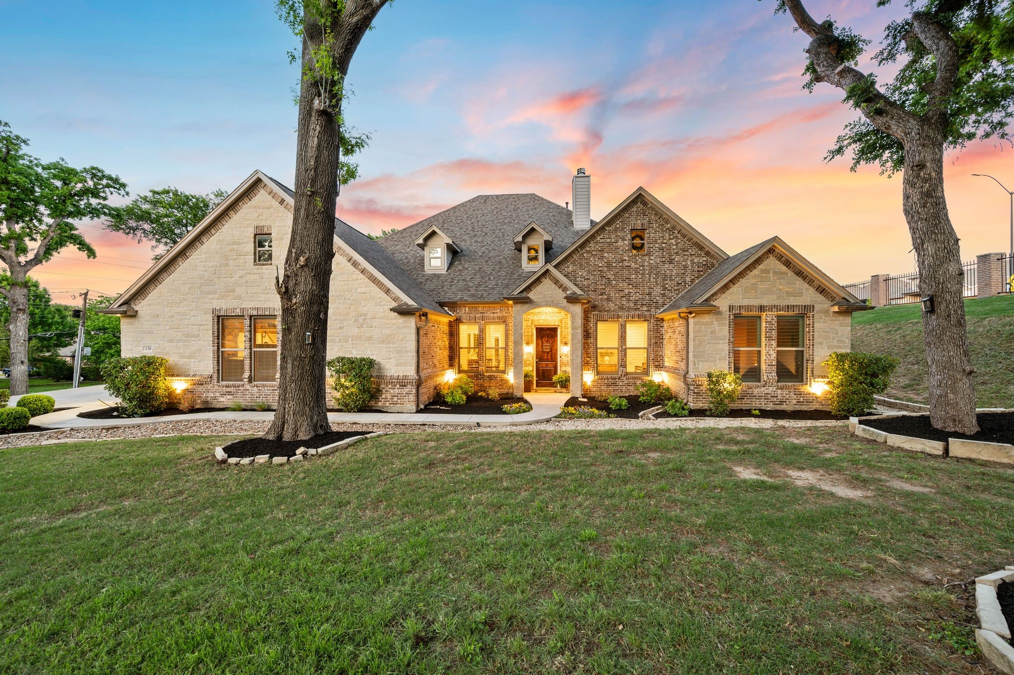 120 Riverbend Estates Drive Fort Worth TX 76112
