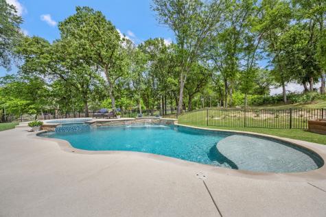 120 Riverbend Estates Drive Fort Worth TX 76112