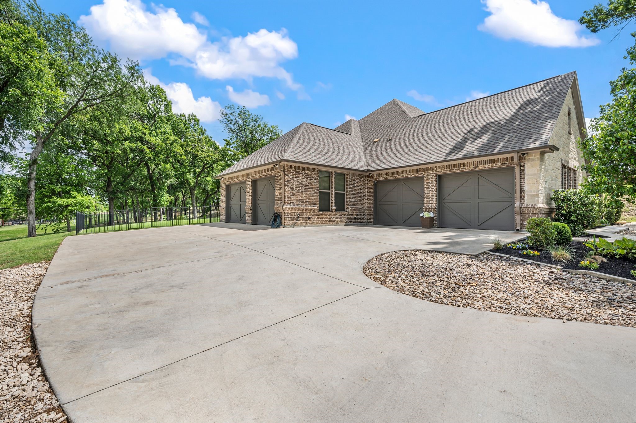 120 Riverbend Estates Drive Fort Worth TX 76112