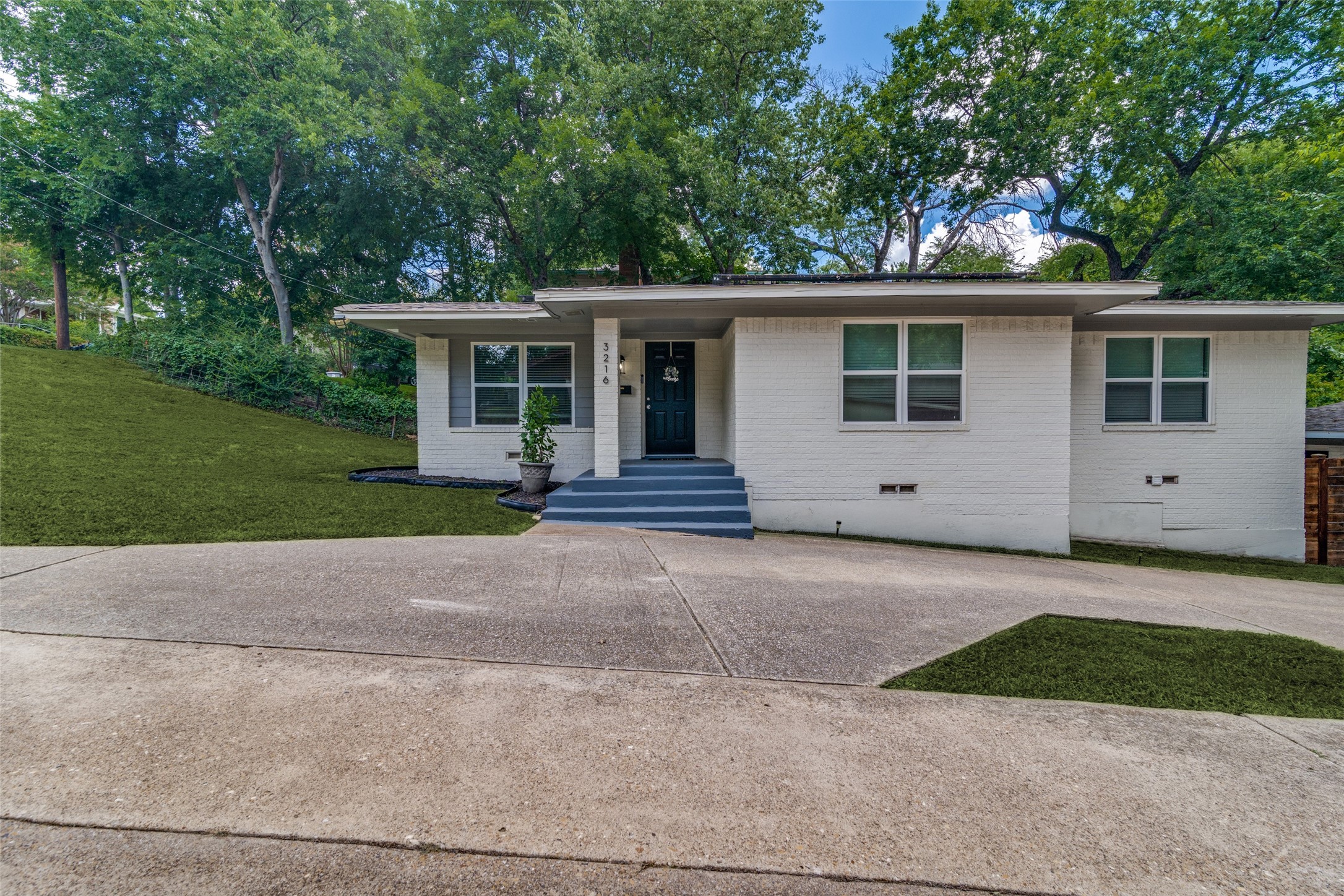 3216 Loganwood Drive Dallas TX 75227