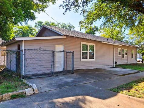 220 W Wardville Street Cleburne TX 76033