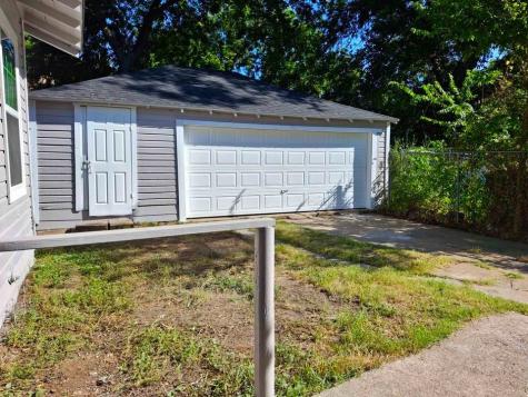 220 W Wardville Street Cleburne TX 76033